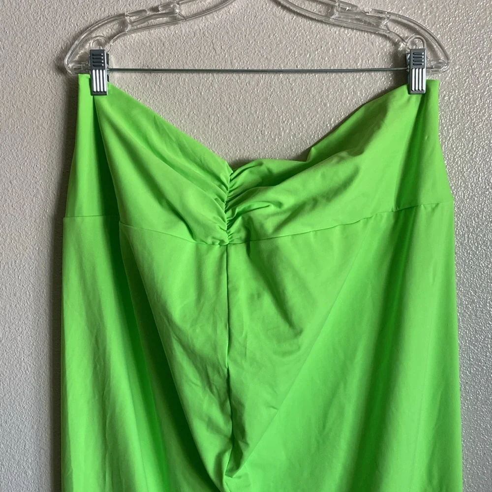 SKIMS Signature Swim Sarong Skirt in Neon Green (Size 4X)